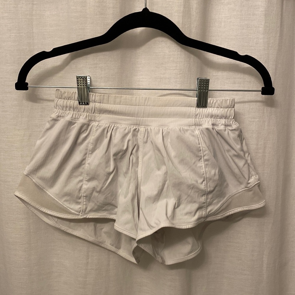 Lululemon hotty hot shorts 2.5